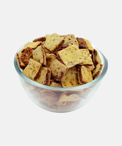 Sandwich Bhakarwadi 200 Gm