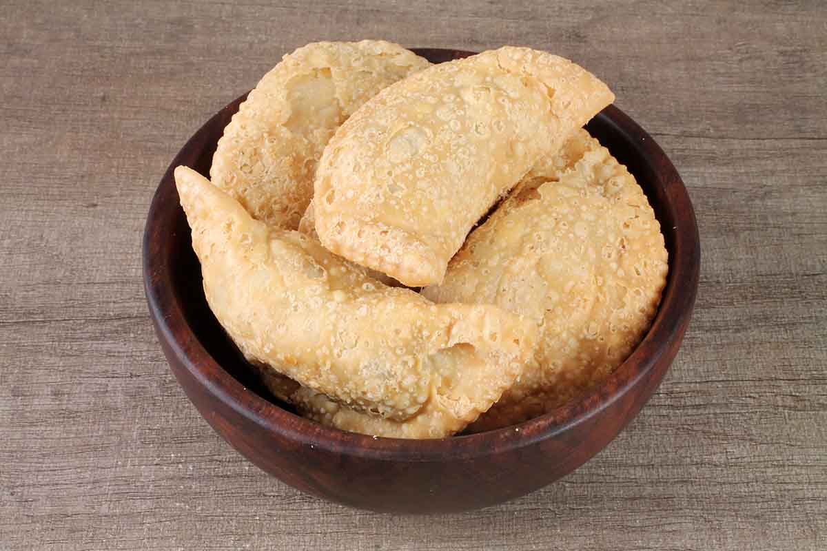 Coconut Karanji 5 Pc