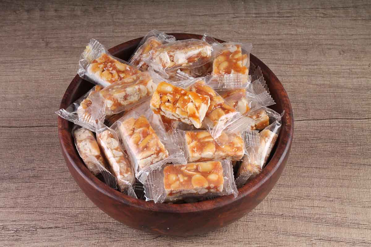 Peanut Chikki Cubes 200 Gm