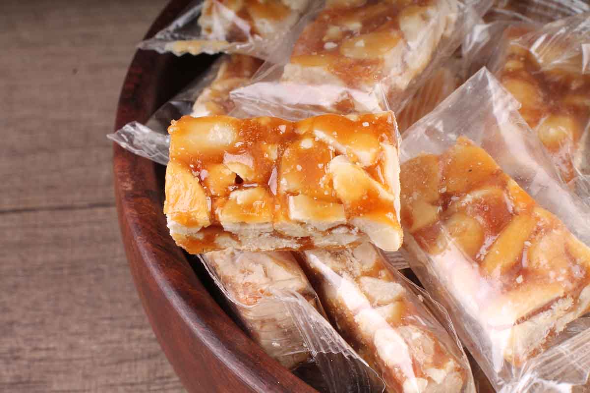 Peanut Chikki Cubes 200 Gm