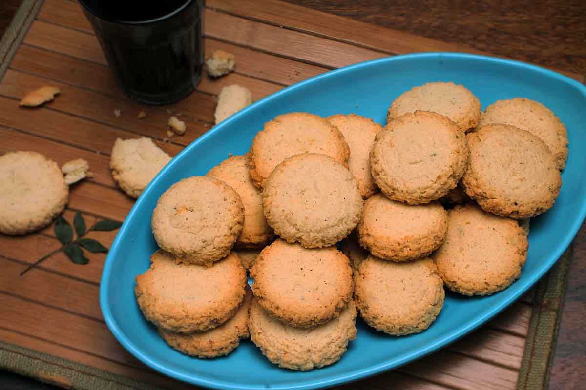 COCONUT BISCUITS 200 GM