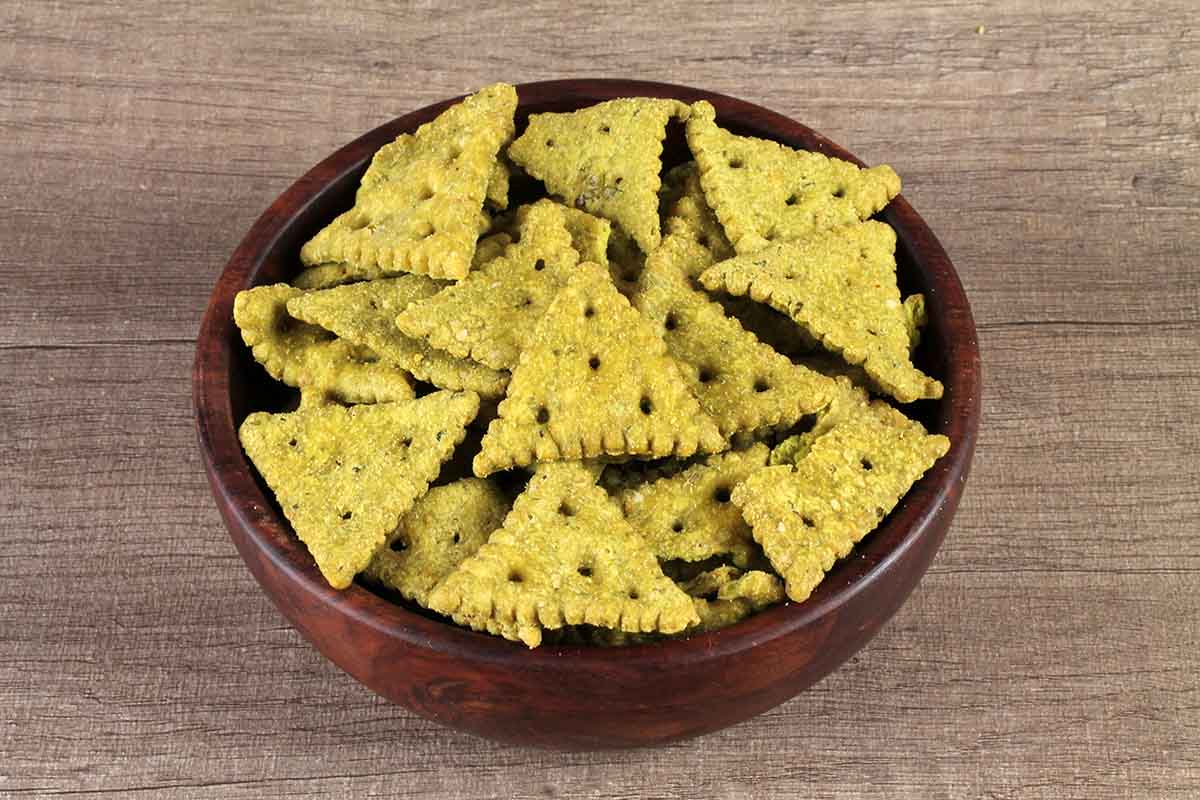 TRIANGLE PALAK PURI 200 GM